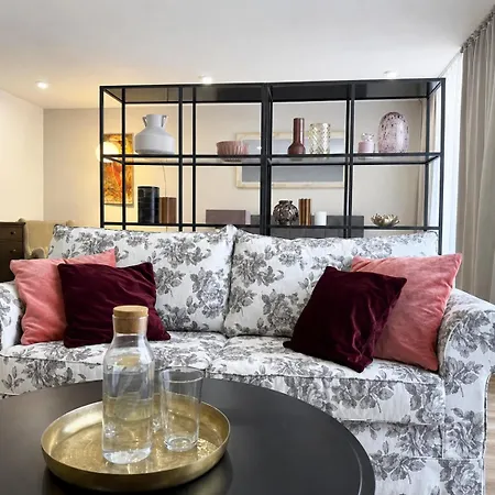 Veleslaveenka - Spacious In Old Town Plzen