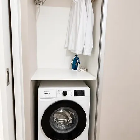 Veleslaveenka - Spacious In Old Town Apartment